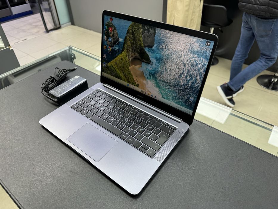 Huawei Laptop Metalik Ryzen 5 2500U Ozu-8 Ssd-512 iPS Padsvetka bor