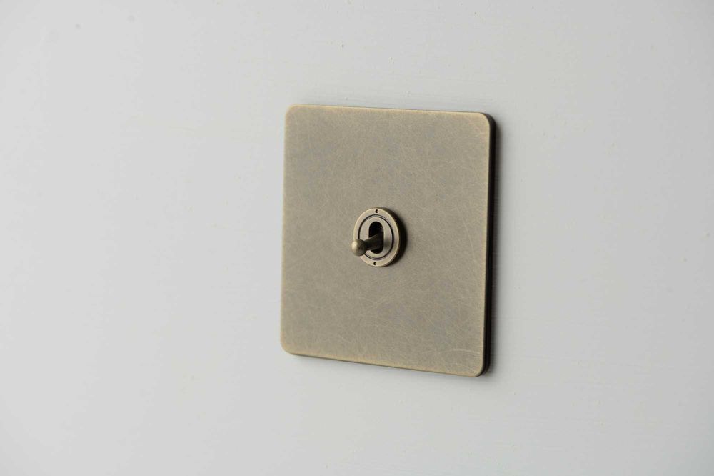 Intrerupator metalic Matte White,2Gang 2Way, Alb Mat, doza cadou