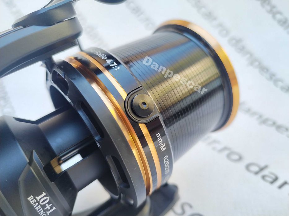 Mulinetă Feeder Crap PRO FL Strategist Distance 8000 tambur Long Cast