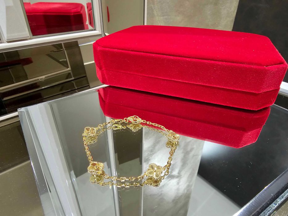 Van Cleef & Arpels VCA Gold 5 Motifs Sweet Alhambra Дамска Гривна