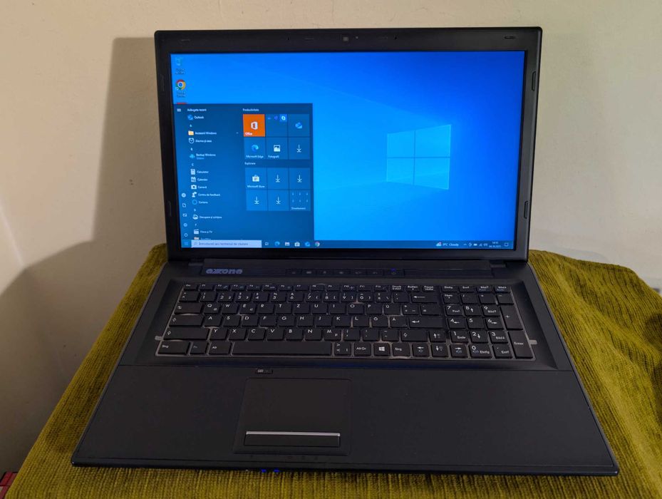Laptop Exone MS-1758 i5 4200M 2,5 GHz, ram 8GB ssd 256GB display 17"