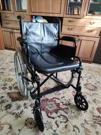 Инвалидная коляска с биотуалетом, новая, ходунки