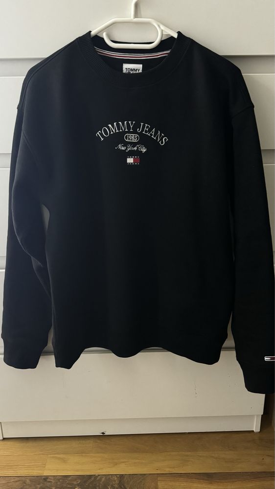 Tommy Hilfiger / Tommy jeans sweatshirt NEW / ново