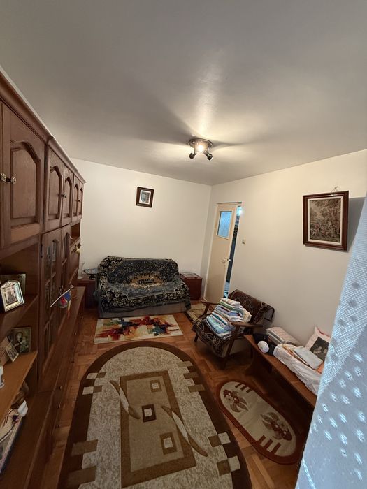 Apartament 2 camere, m19, capat troleu, et.1