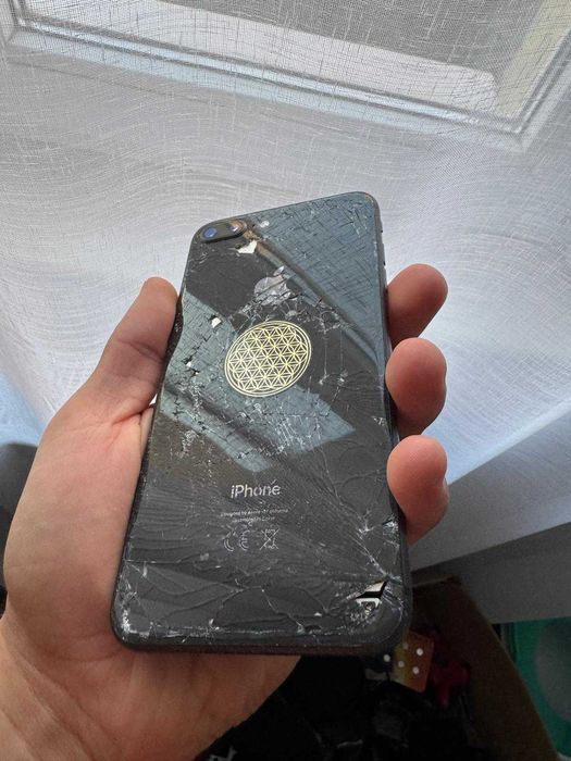 iPhone 8 plus! Cel mai ieftin de pe olx!