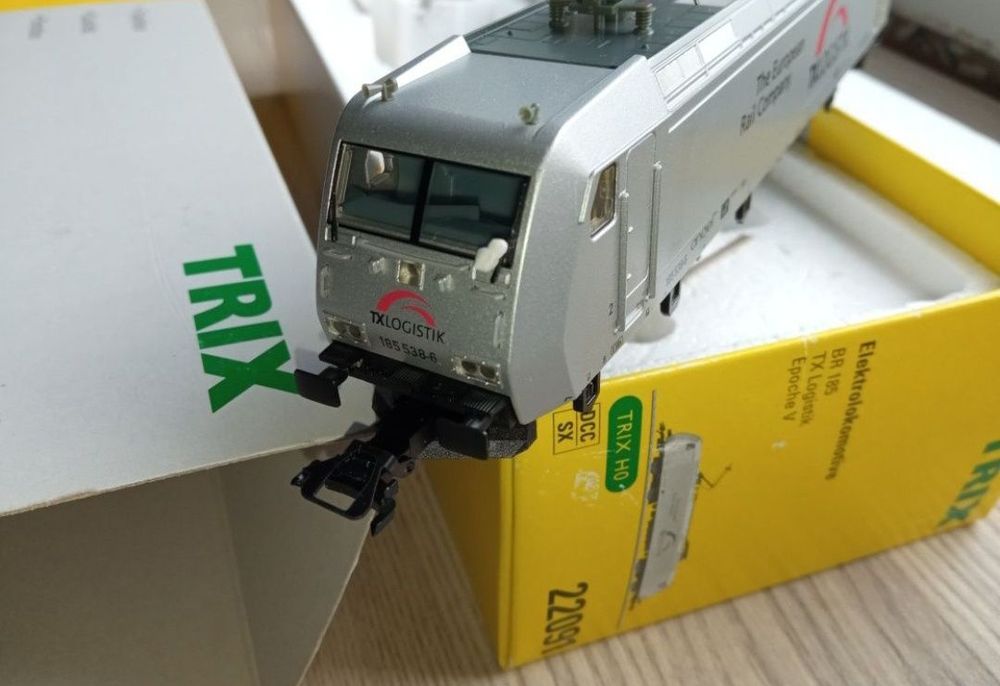 Locomotiva digitala trix 22091 , digitala scara HO 

Tracțiune integra