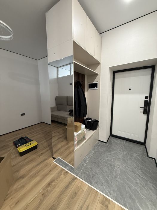 Продам шкаф в прихожую