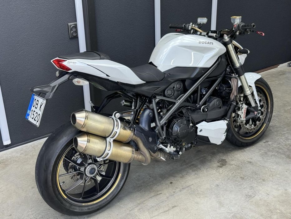 Ducati sttreetfighter