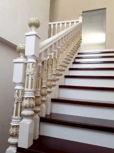 Изготовление и реставрация лестниц любой сложности