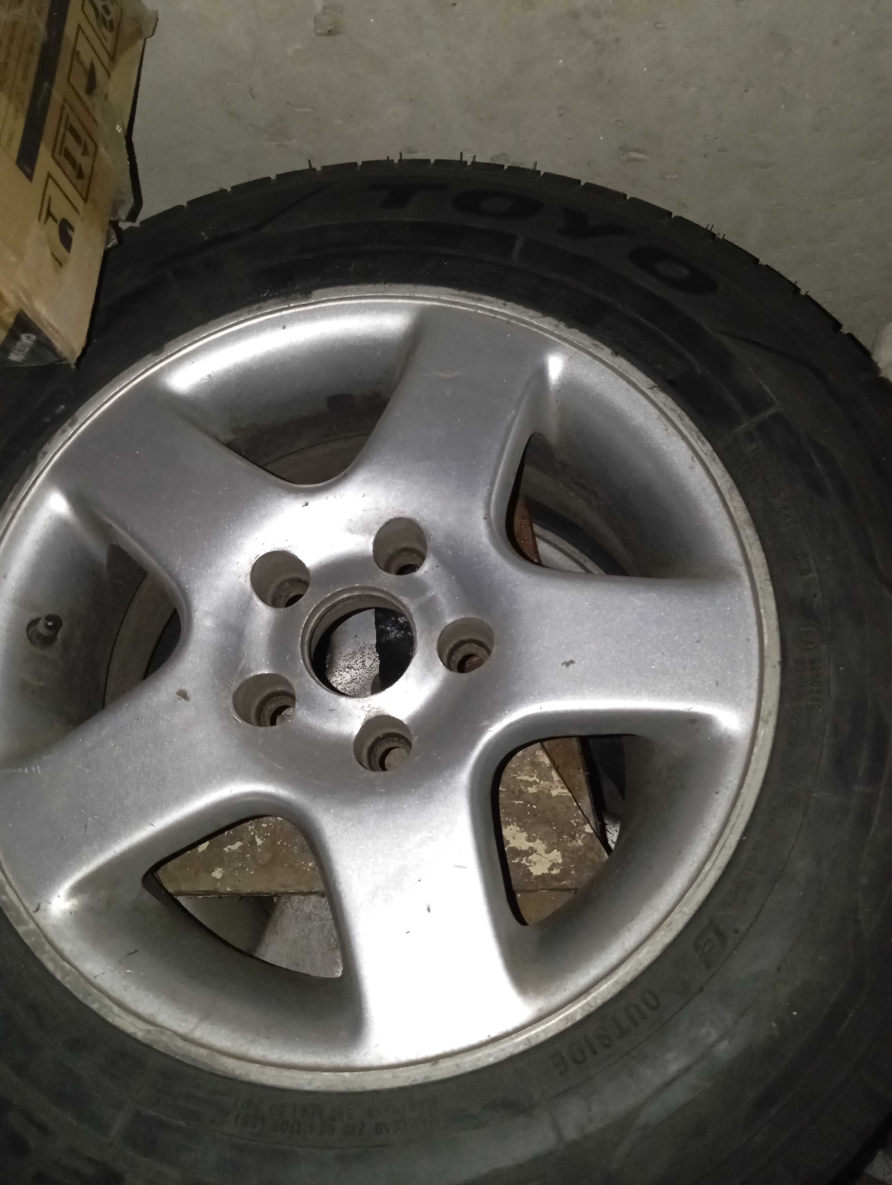 Продам литые диски r15 с резиной