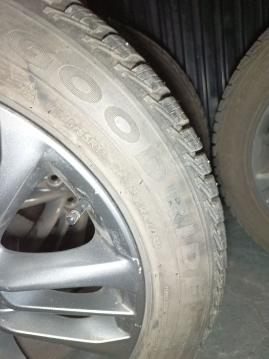 Продам шины и диски зимние.