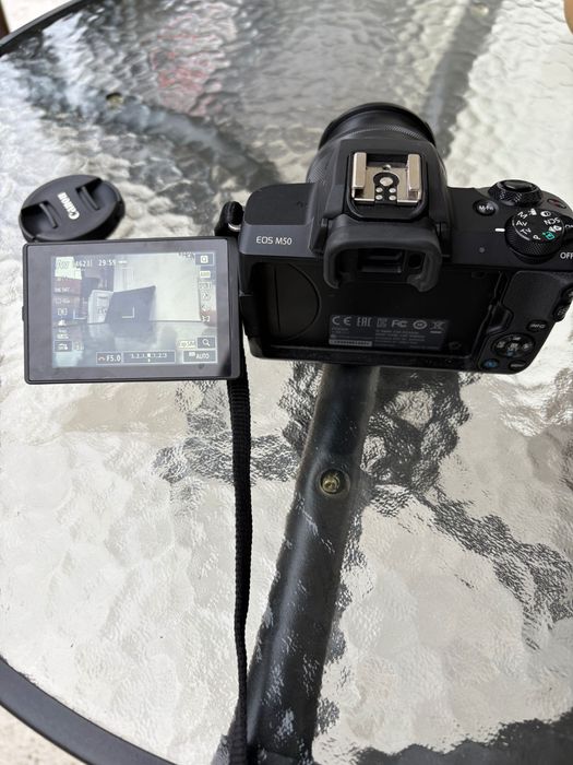 Canon M 50 mirroless camera