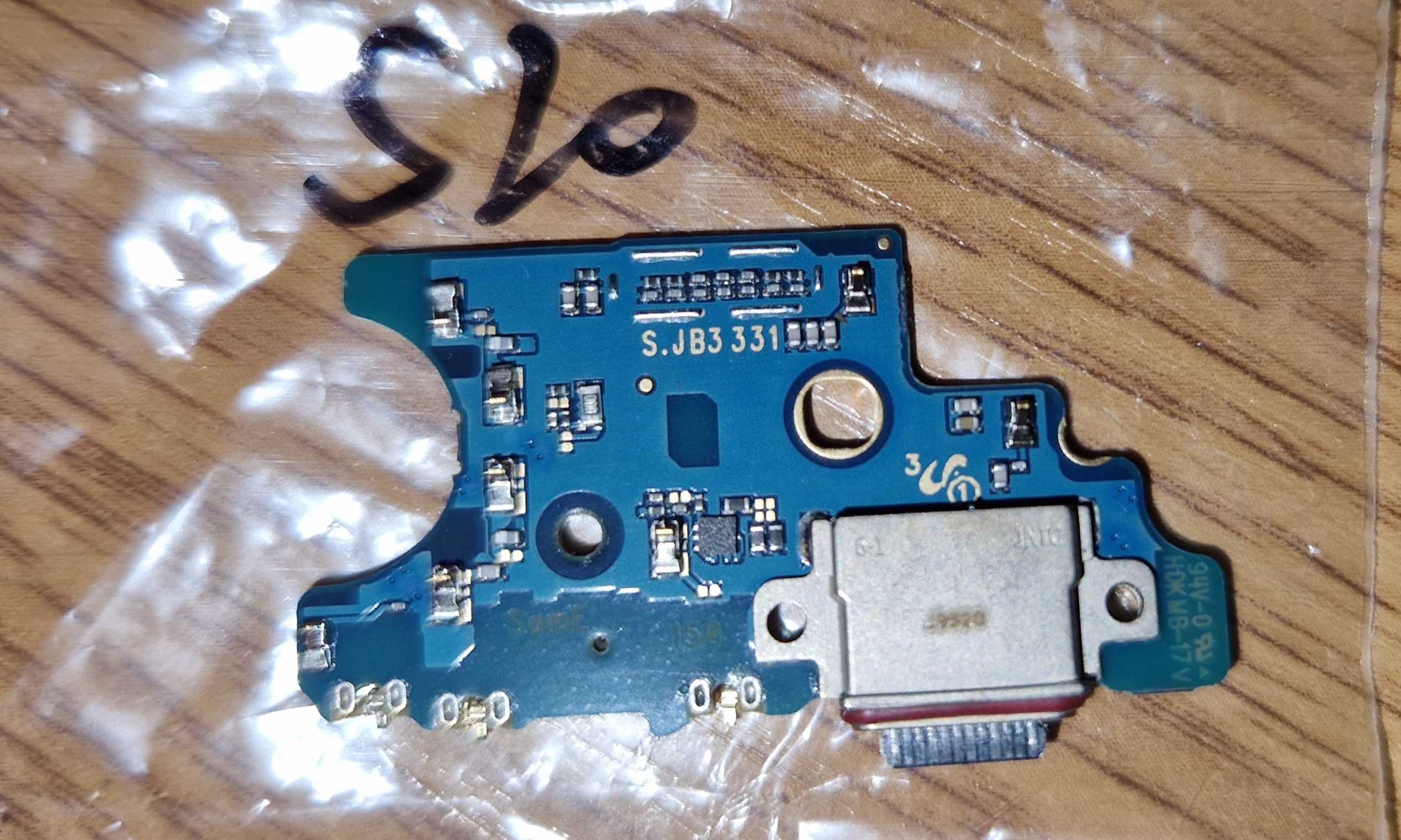 Зареждаща платка / букса Samsung Galaxy S20 G981B зареждане захранване