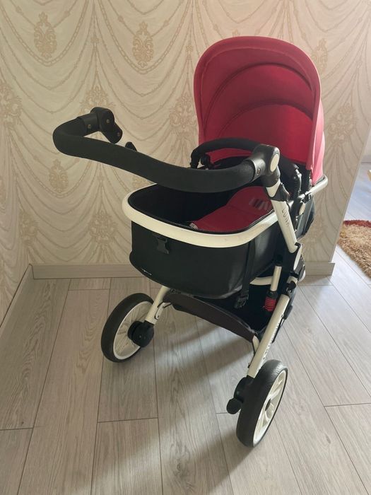 Коляска почти новая