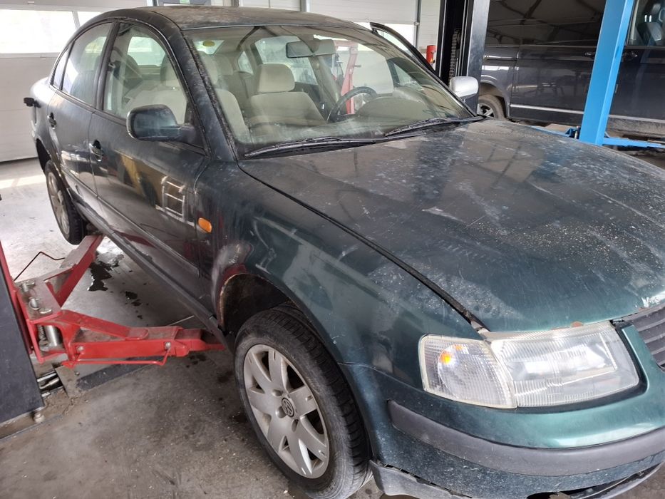 Vand bara,capota,far Passat B5