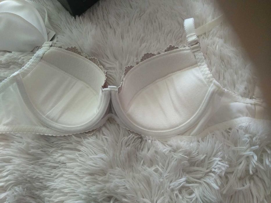 Kinga Кинга Нов сутиен с етикети и кутия