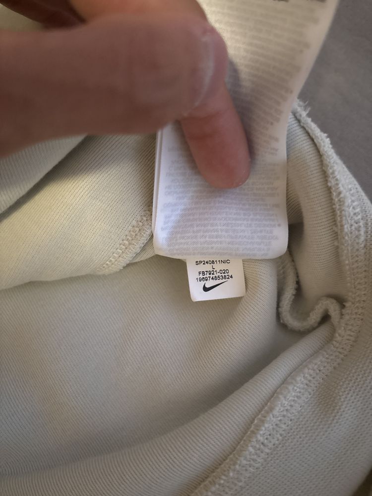 Бял Nike Tech Fleece