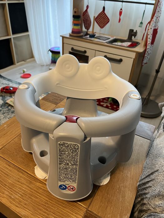 Scaun de baie cu ventuze