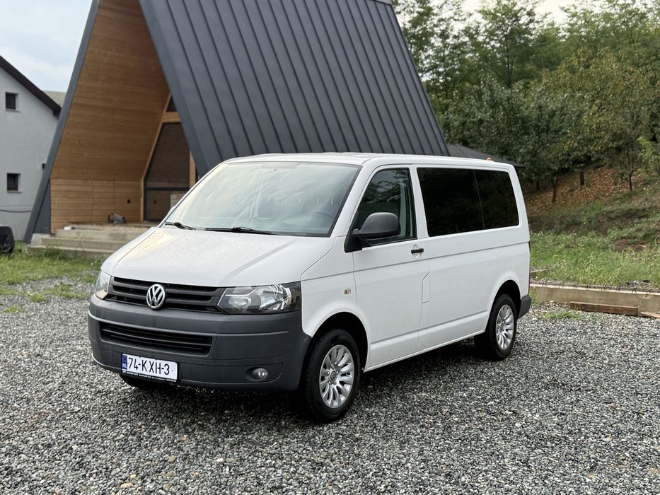 Vind vw t5 an 2010 motor 2.0 tdi 8+1. Locuri
