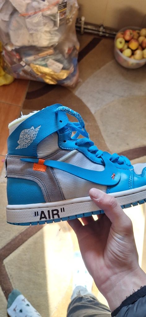 Jordan 1 off white unc (citiți descrierea)