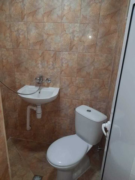 Дава се под наем Къща в с. Дерманци, Област Ловеч - 170 кв.м за 51 € - Снимка #9