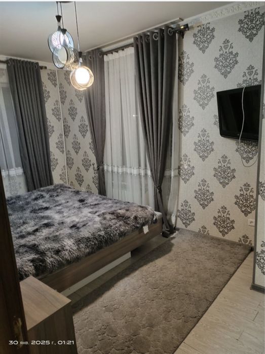 Продается Своя 2/2/9 квартира Метро Ойбек , Мирабад