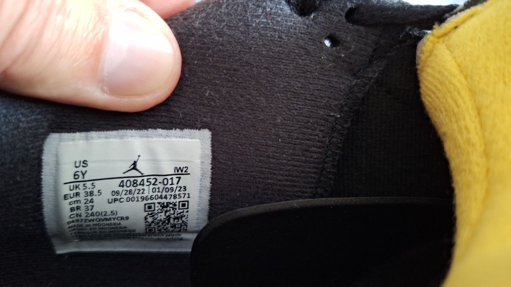 Jordan 4 Yellow Tunder originali