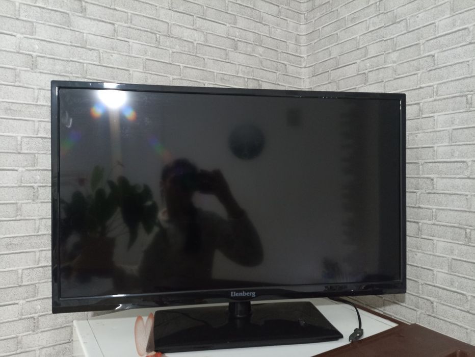 Телевизор Elenberg,