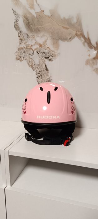 Продавам момичешка каска  Hudora
