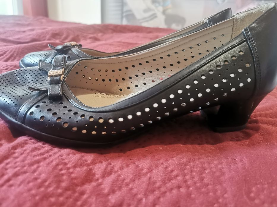 Обувки, естесвена кожа с токче