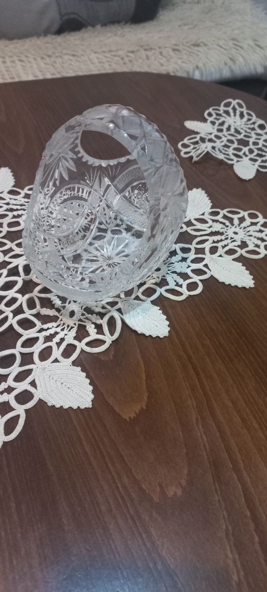 Малка кристална бонбониера.