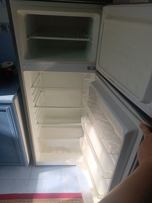 Срочно продам Холодильник