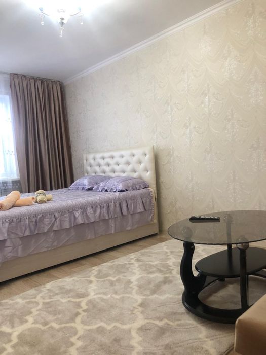 Постуточно квартира в центре Шымкент плаза и Арбат чистая элитная