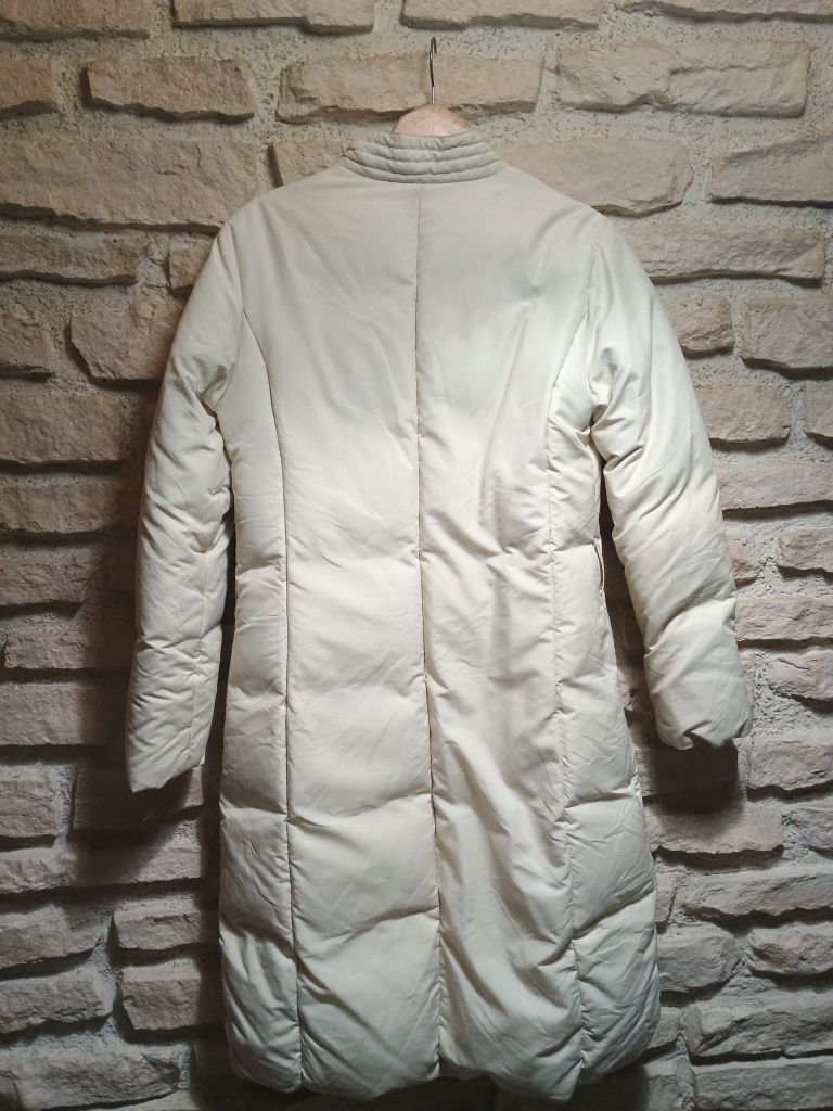 Продавам дамско дълго яке benetton