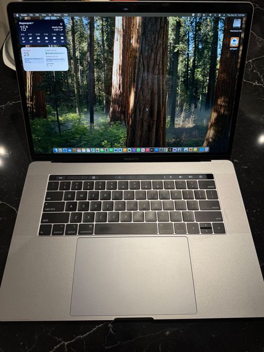 MacBook Pro 15'' 2018 - i9/32GB RAM/Radeon Pro 560X 4 GB/1 TB SSD