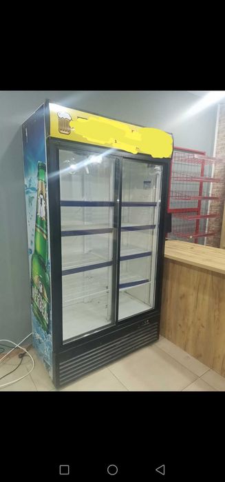 Продам холодильник ветрина для напитков