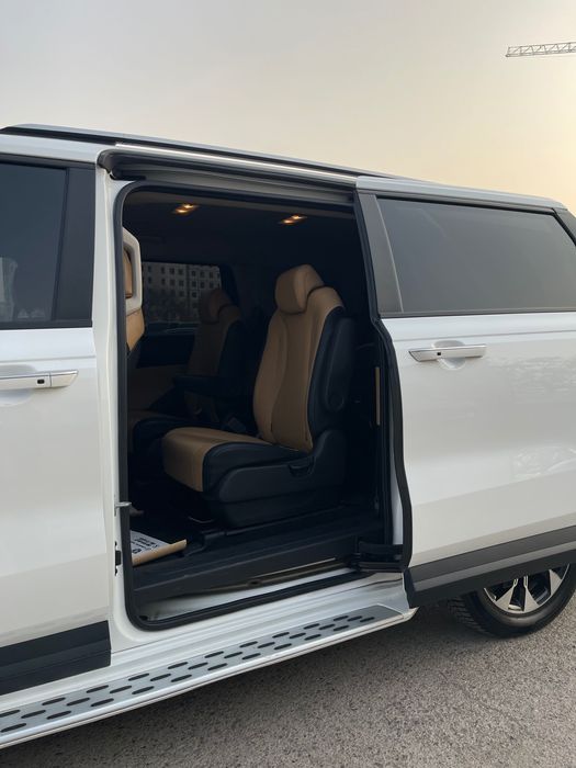 Kia Carnival ideal holatdagi avtomobil soriladi !