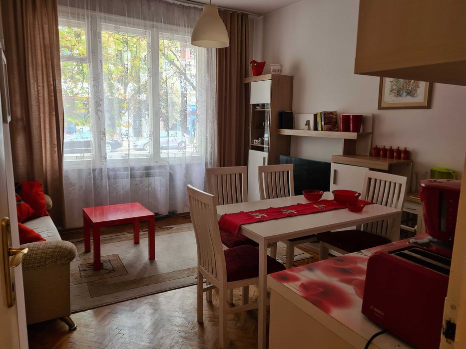 Дава се под наем Двустаен апартамент в София, Център - 50 кв.м за 750 € - Снимка #2