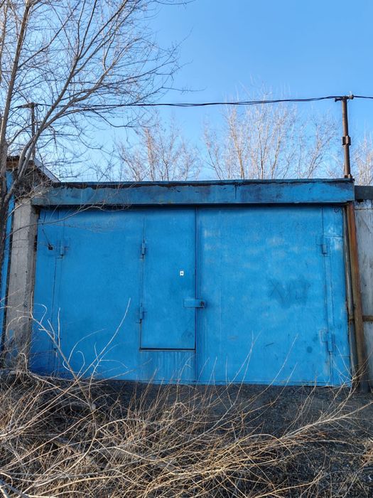 Продам гараж в обещстве Бахор с документами легализован сухим погребом