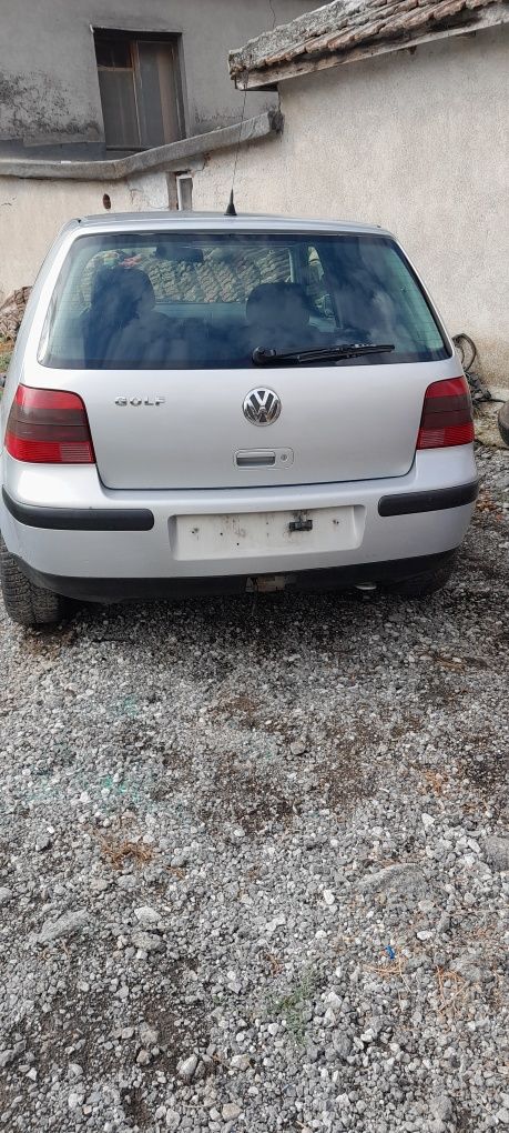 VW Golf 4 - На части