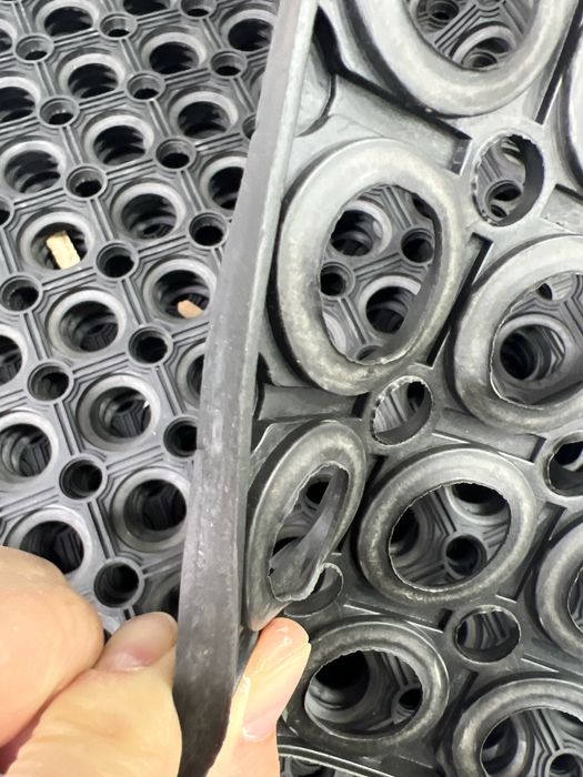 Анти скользящий коврик резиновый от 90см