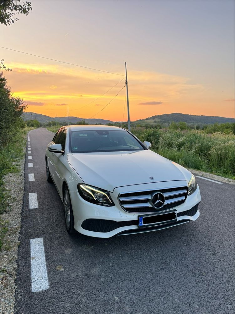 Mercedes-Benz E220 W213