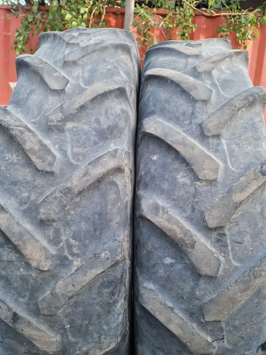 CAUCIUCURI agri 11.2R32 (270/95R32) marca BKT
