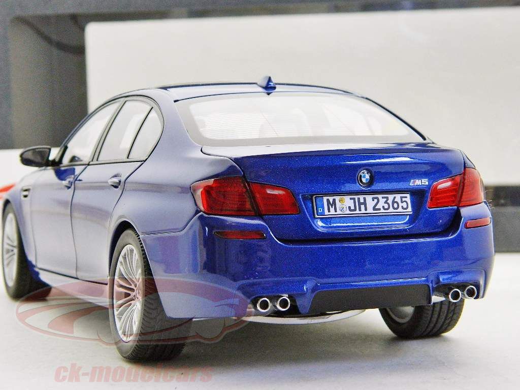 Bmw m5 f10 paragon 1:18