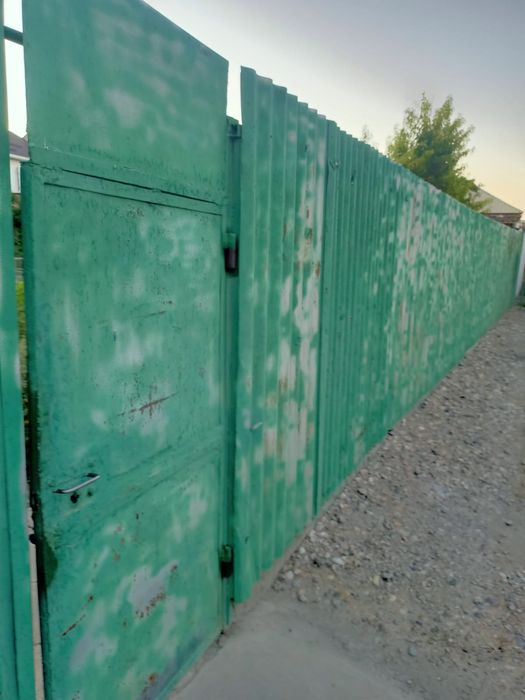 Калитка железная  качество с советских времен.