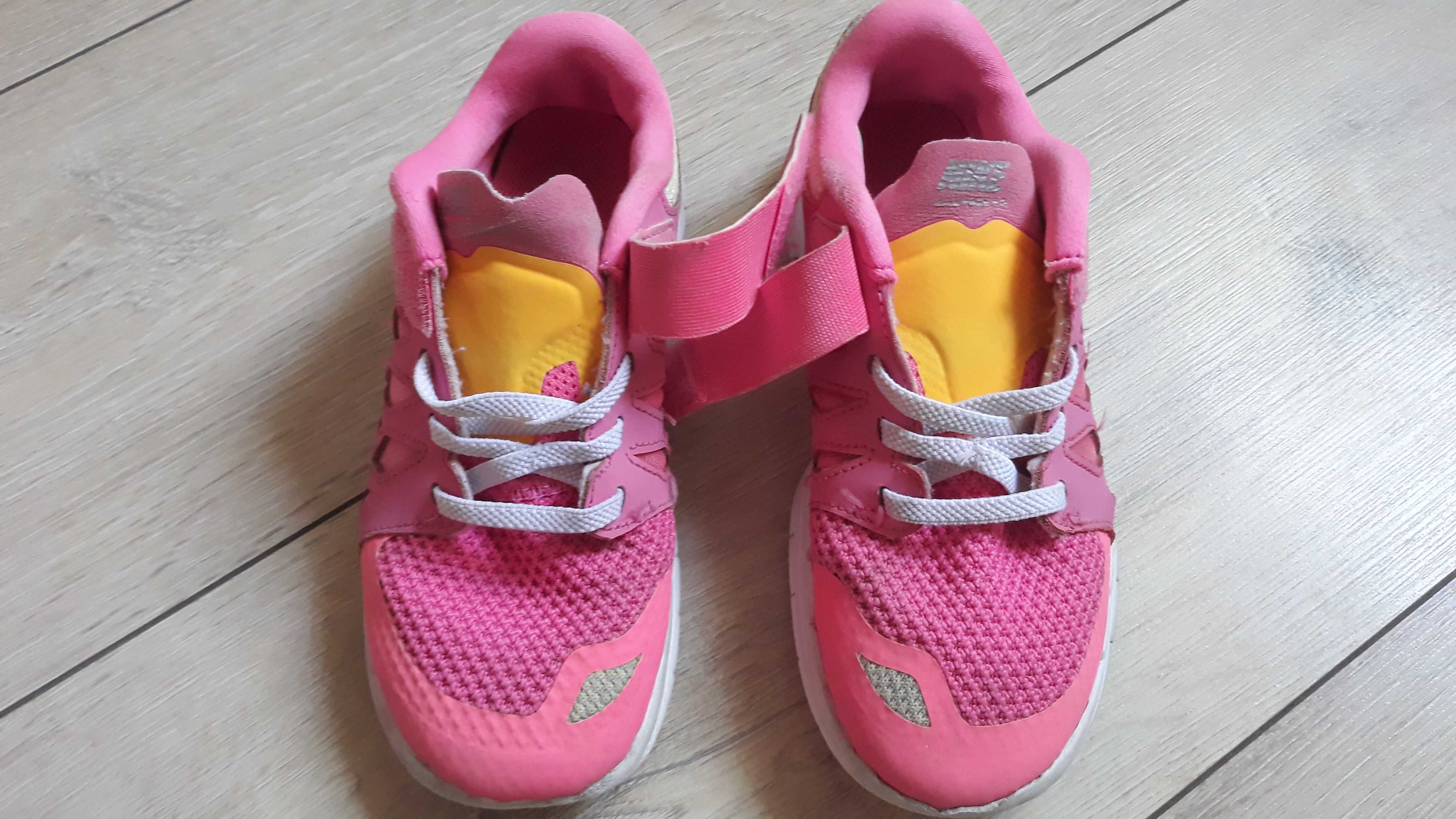 Adidasi  Nike roz