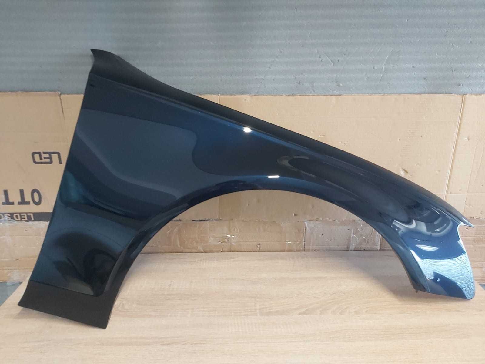 Aripa Fata Dreapta Audi A4 B8 2007-2011 (LZ5A (Albastru))