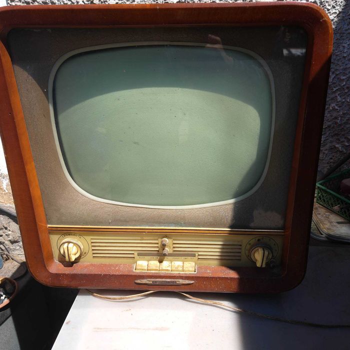 Стар телевизор Рубин