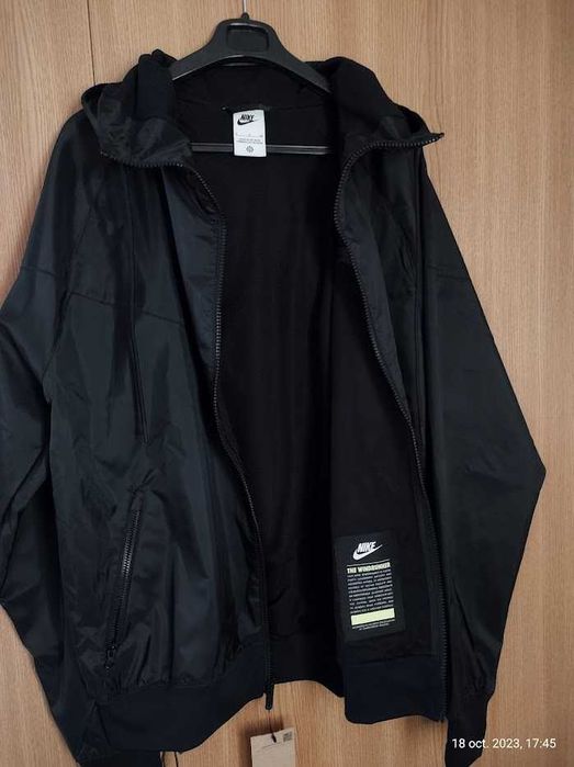 Jacheta cu gluga Nike Sportswear Windrunner Men s (Super Pret).