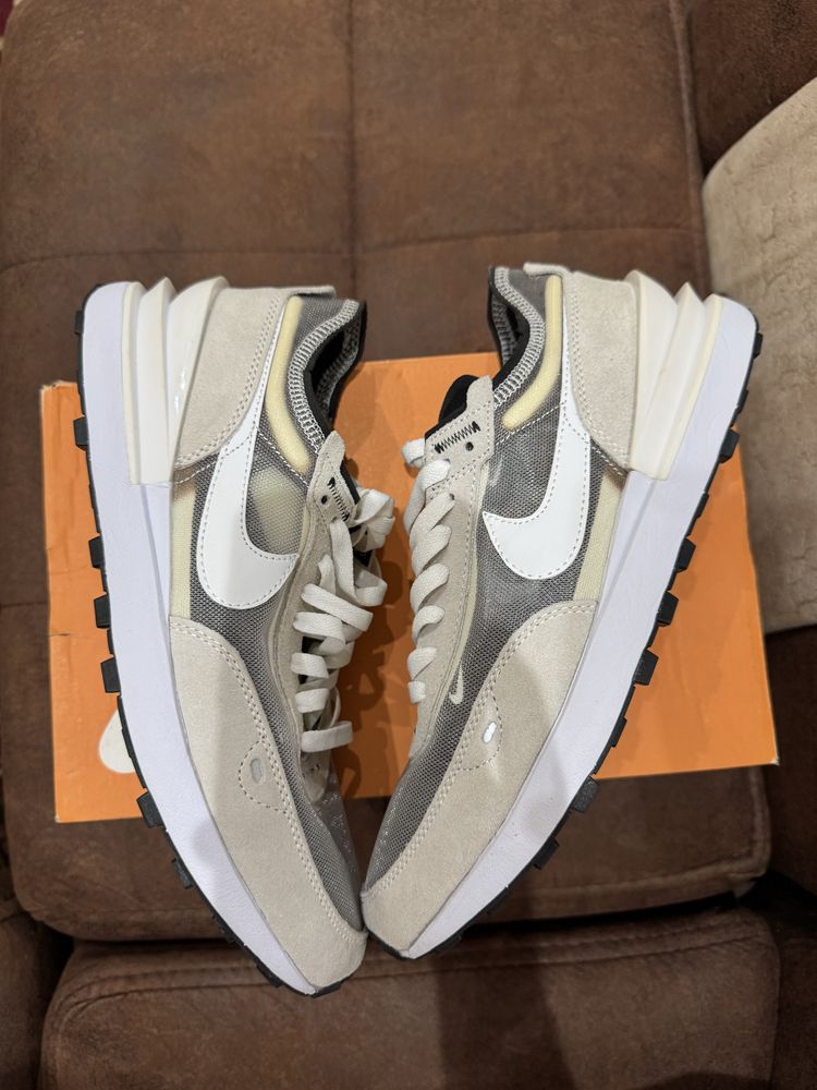 nike waffle one white